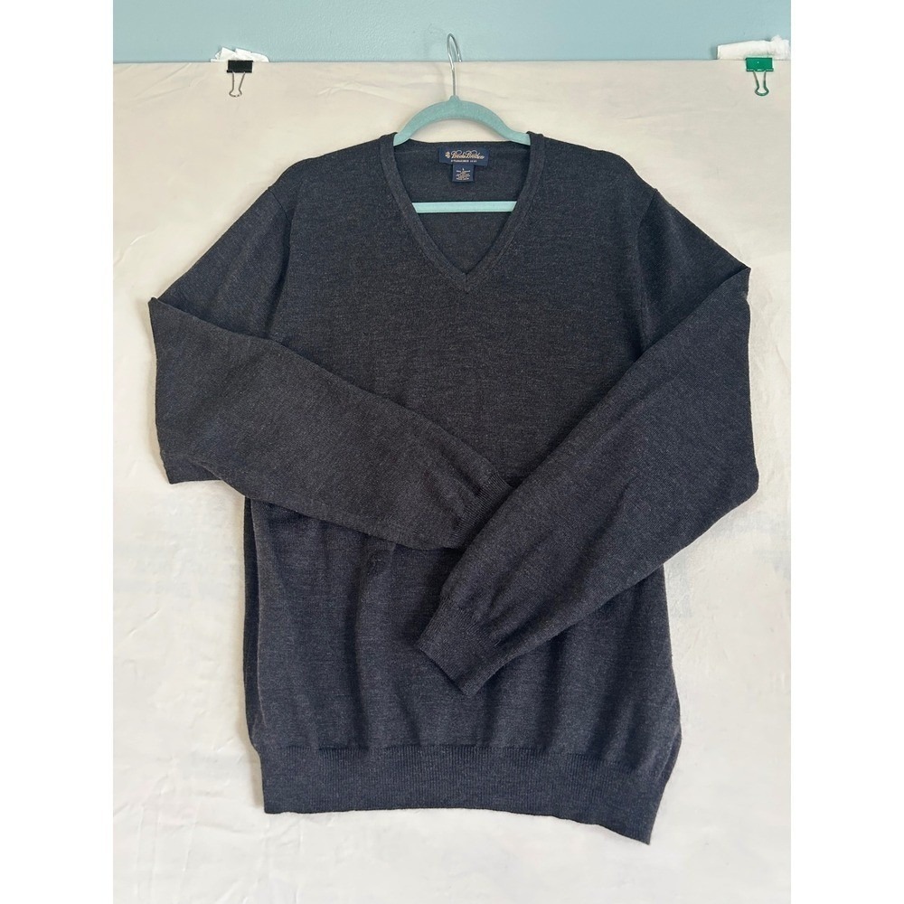 Brooks Brothers navy gray classic V-neck sweater 100% Merino wool
